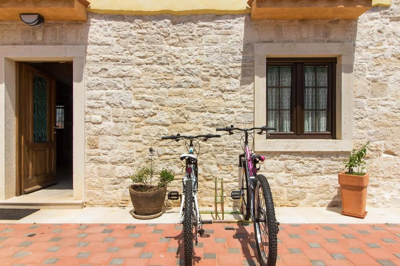Istrian Villa Orbanici With Private Pool For Up To 12 Persons