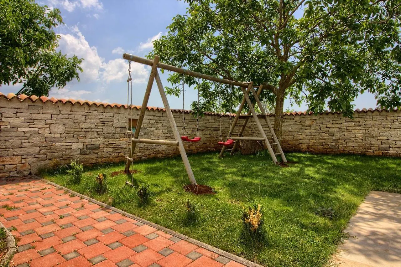 Istrian Villa Orbanici With Private Pool For Up To 12 Persons